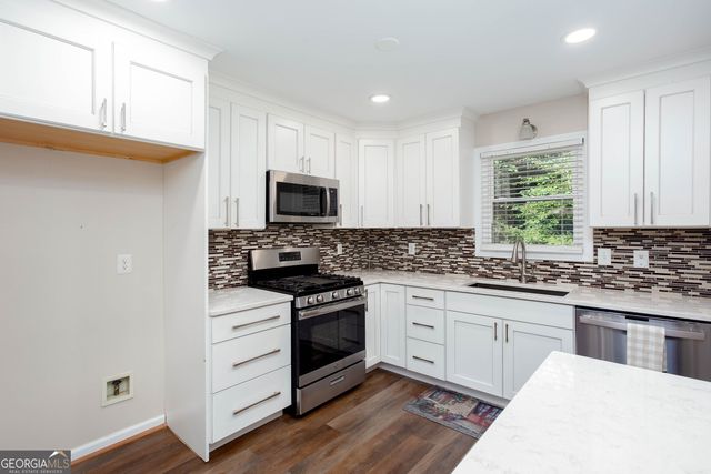 178 N Springs Court, Acworth, GA 30101