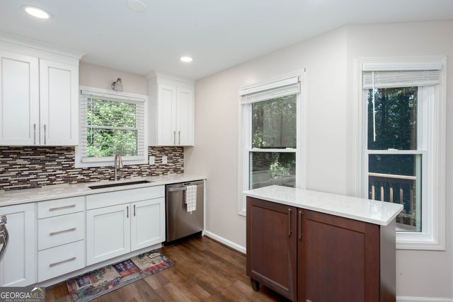 178 N Springs Court, Acworth, GA 30101