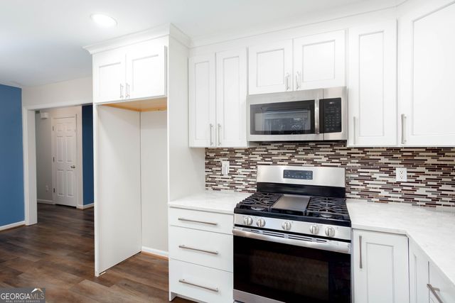178 N Springs Court, Acworth, GA 30101