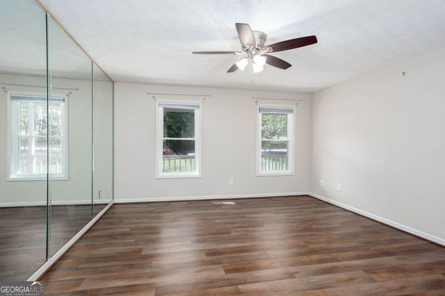 178 N Springs Court, Acworth, GA 30101