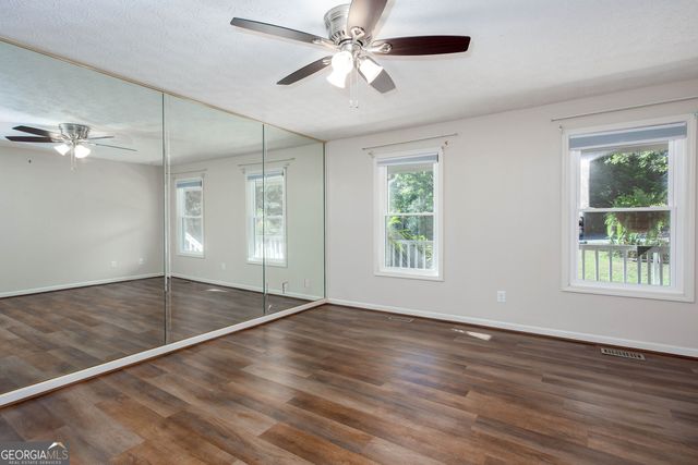 178 N Springs Court, Acworth, GA 30101