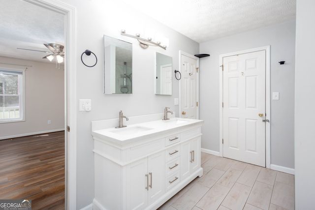 178 N Springs Court, Acworth, GA 30101