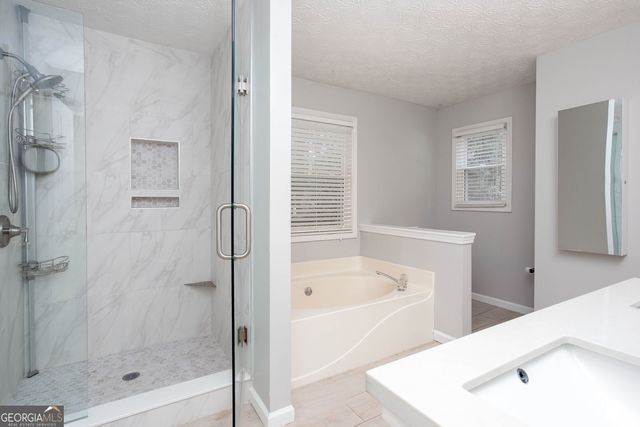 178 N Springs Court, Acworth, GA 30101
