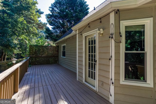 178 N Springs Court, Acworth, GA 30101