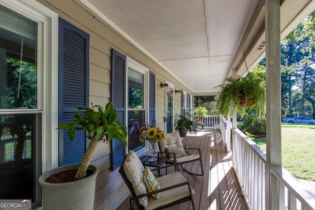 178 N Springs Court, Acworth, GA 30101