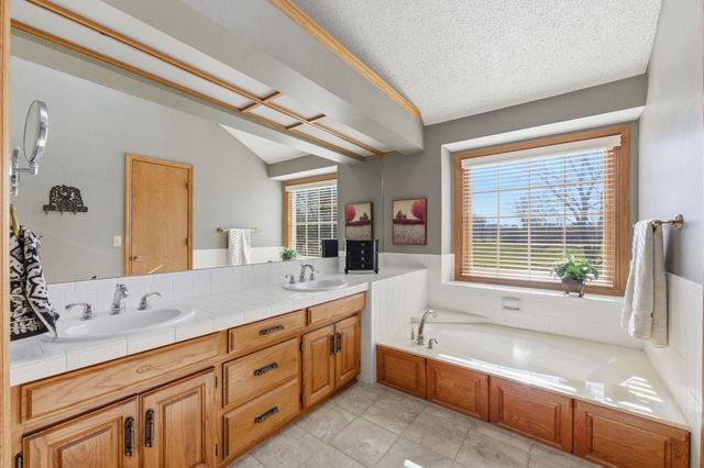 9107 E Windwood St, Wichita, KS 67226