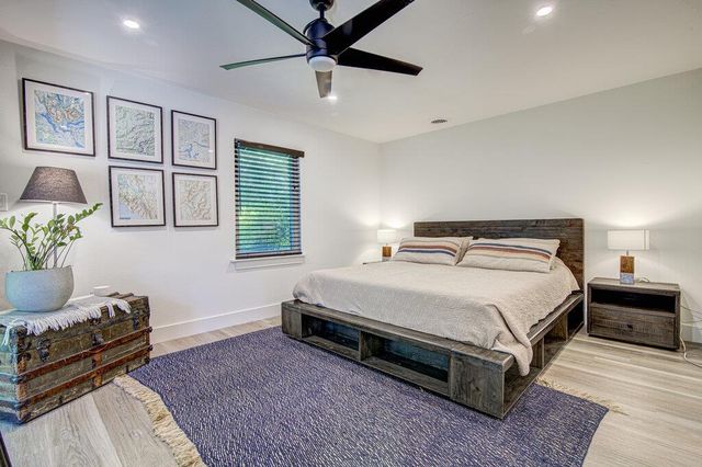 5803 N Hampton DR, Austin, TX 78723
