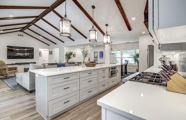 5803 N Hampton DR, Austin, TX 78723
