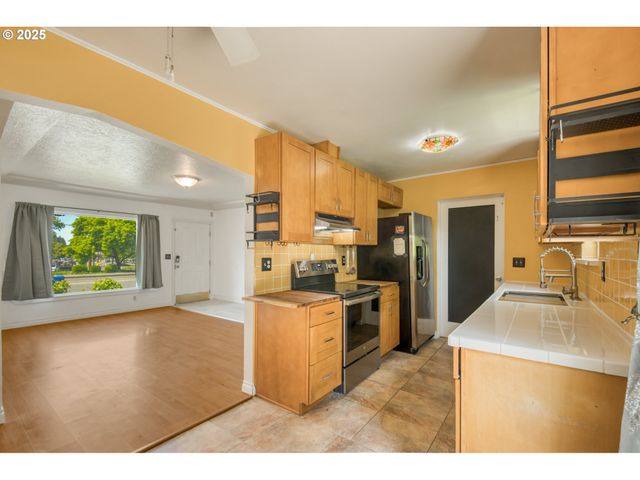 4316 Se 174TH Ave, Portland, OR 97236