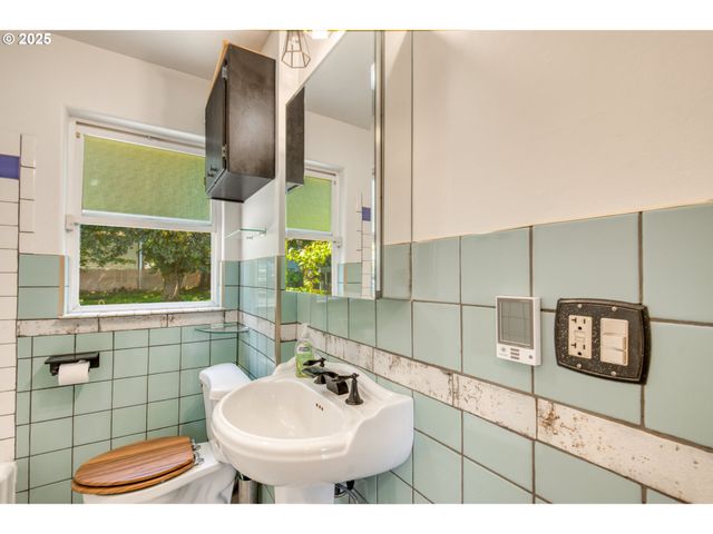 4316 Se 174TH Ave, Portland, OR 97236