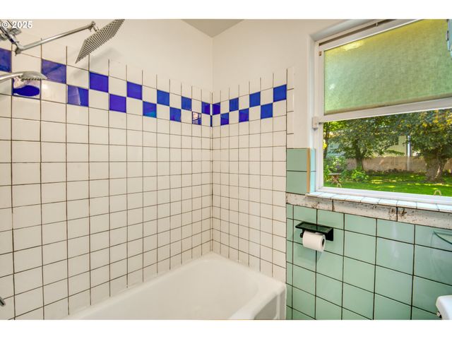 4316 Se 174TH Ave, Portland, OR 97236