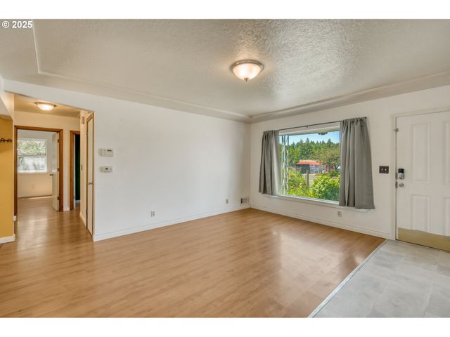 4316 Se 174TH Ave, Portland, OR 97236