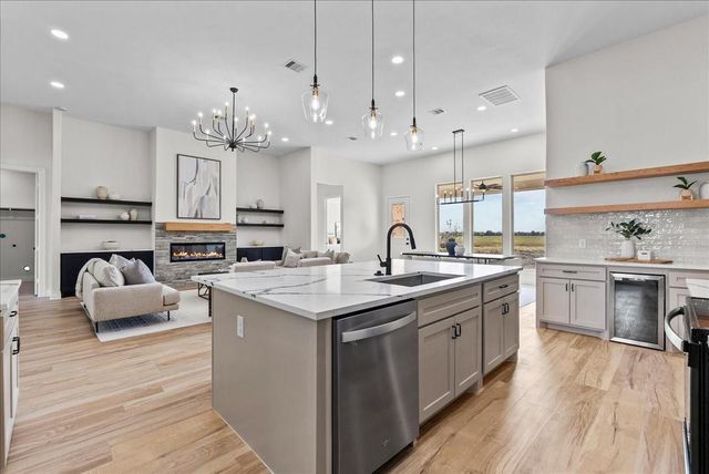 224 Cripple Creek Lane, Angleton, TX 77515