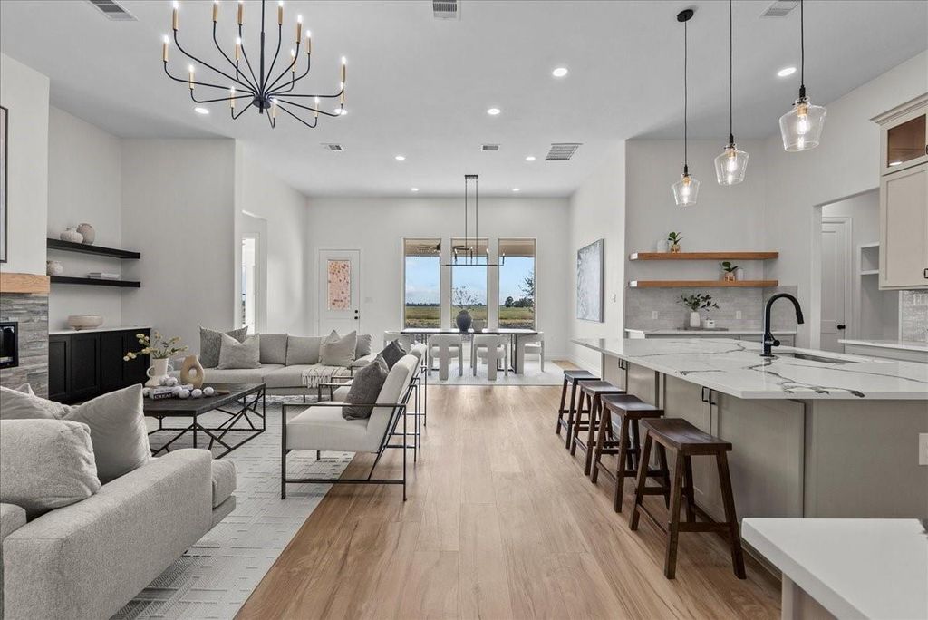 224 Cripple Creek Lane, Angleton, TX 77515