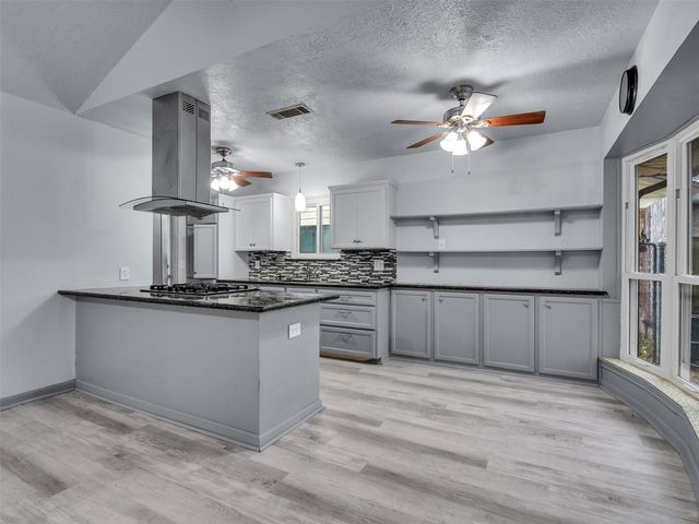 7210 Pine Grove Drive, Houston, TX 77092