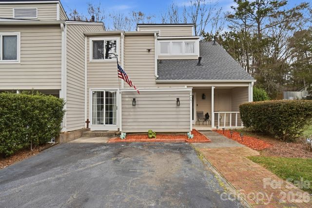 8407 Cricket Lake Drive, Charlotte, NC 28277