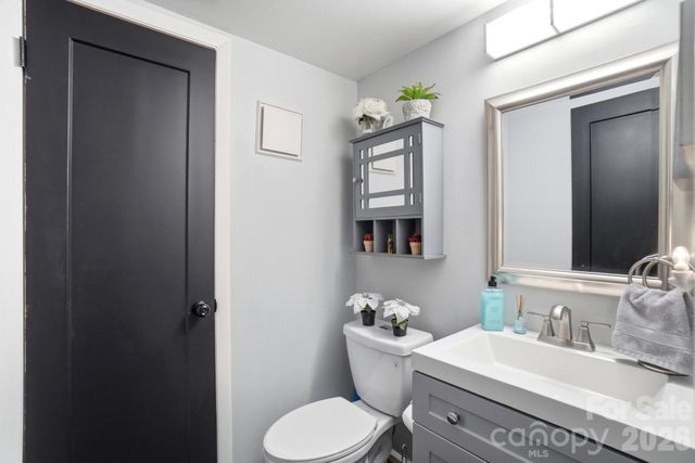 8407 Cricket Lake Drive, Charlotte, NC 28277