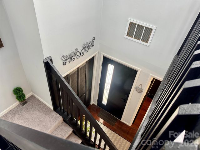 8407 Cricket Lake Drive, Charlotte, NC 28277