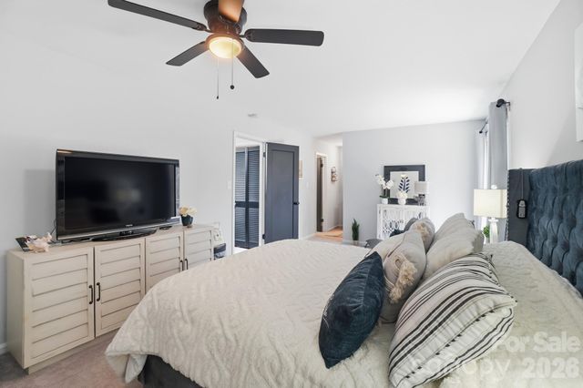 8407 Cricket Lake Drive, Charlotte, NC 28277