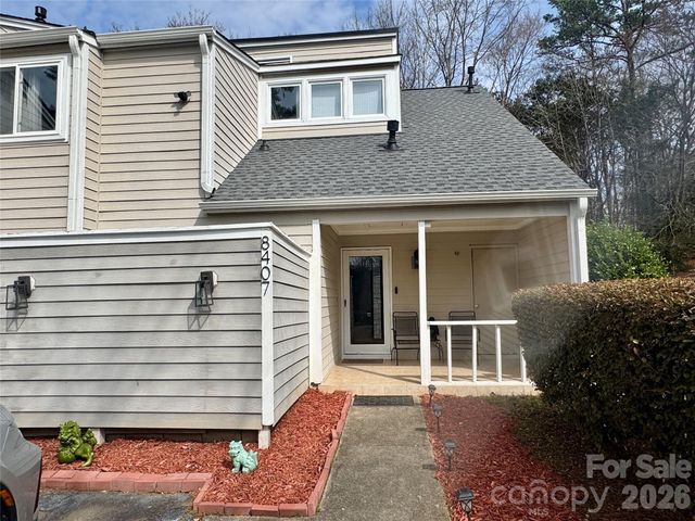 8407 Cricket Lake Drive, Charlotte, NC 28277