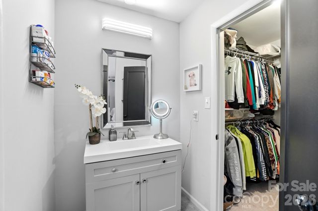 8407 Cricket Lake Drive, Charlotte, NC 28277