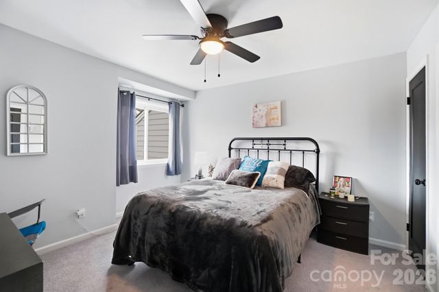 8407 Cricket Lake Drive, Charlotte, NC 28277