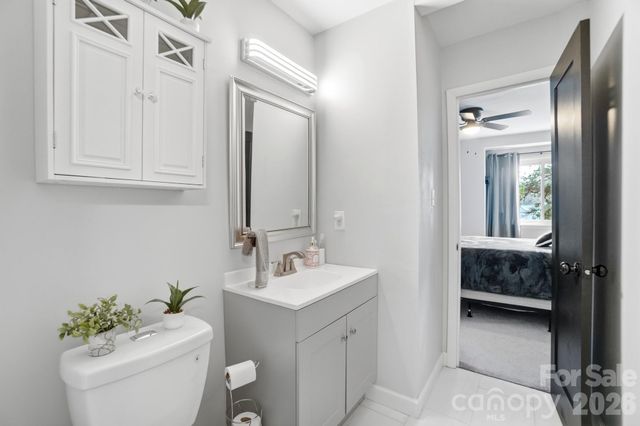 8407 Cricket Lake Drive, Charlotte, NC 28277