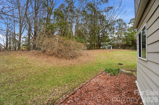 8407 Cricket Lake Drive, Charlotte, NC 28277