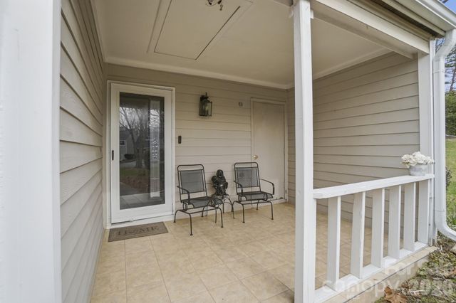 8407 Cricket Lake Drive, Charlotte, NC 28277