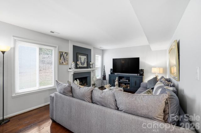 8407 Cricket Lake Drive, Charlotte, NC 28277