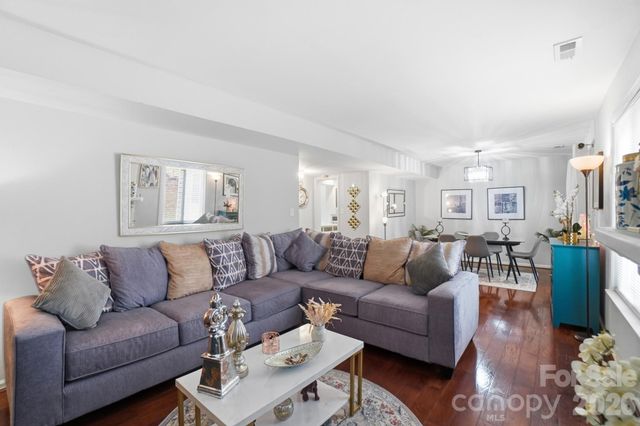 8407 Cricket Lake Drive, Charlotte, NC 28277