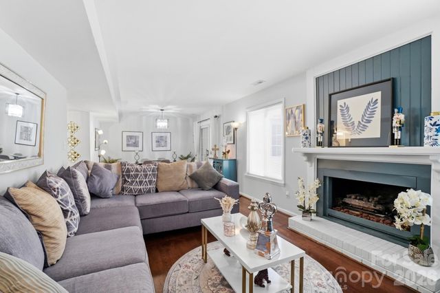 8407 Cricket Lake Drive, Charlotte, NC 28277