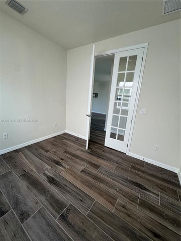 4729 Greenway Drive, Hollywood, FL 33021