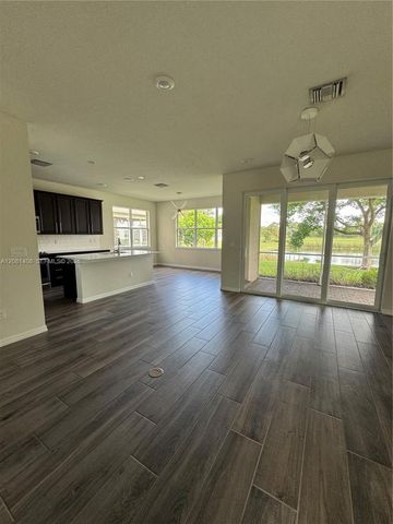 4729 Greenway Drive, Hollywood, FL 33021