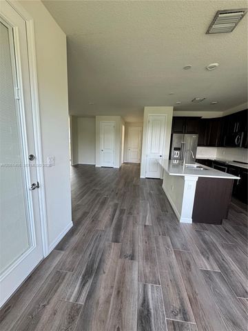 4729 Greenway Drive, Hollywood, FL 33021