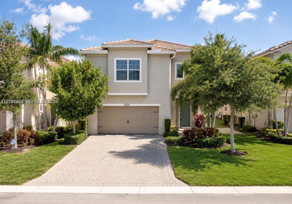4729 Greenway Drive, Hollywood, FL 33021