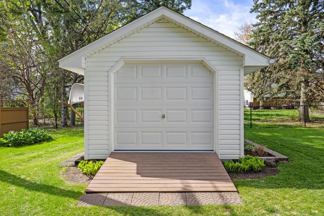 900 Laurel Avenue, Saint Paul Park, MN 55071