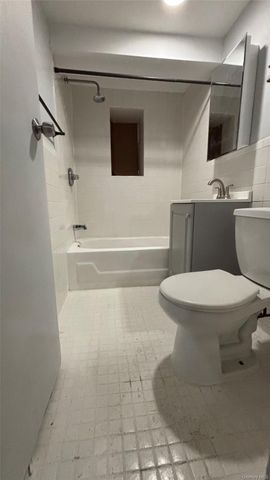 1527 E 172nd Street 1A, Bronx, NY 10472