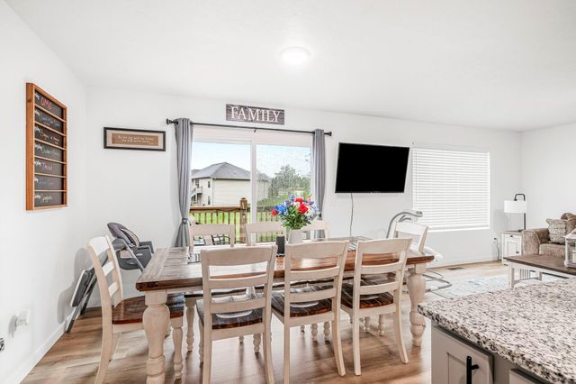 1142 S Broadview Avenue, Springfield, MO 65802