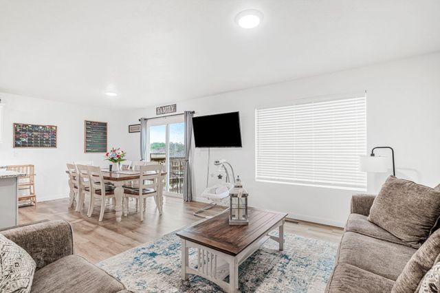 1142 S Broadview Avenue, Springfield, MO 65802