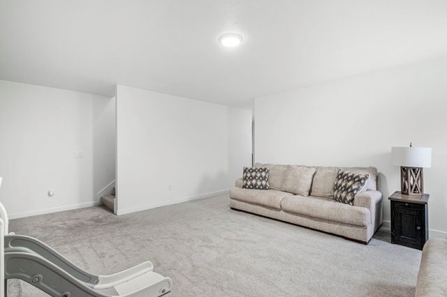 1142 S Broadview Avenue, Springfield, MO 65802