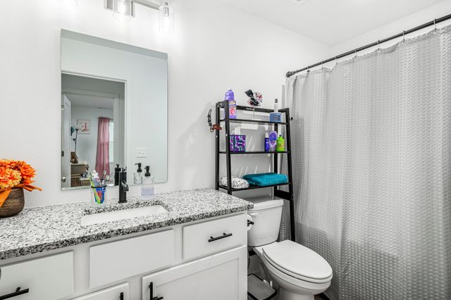 1142 S Broadview Avenue, Springfield, MO 65802