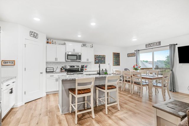 1142 S Broadview Avenue, Springfield, MO 65802