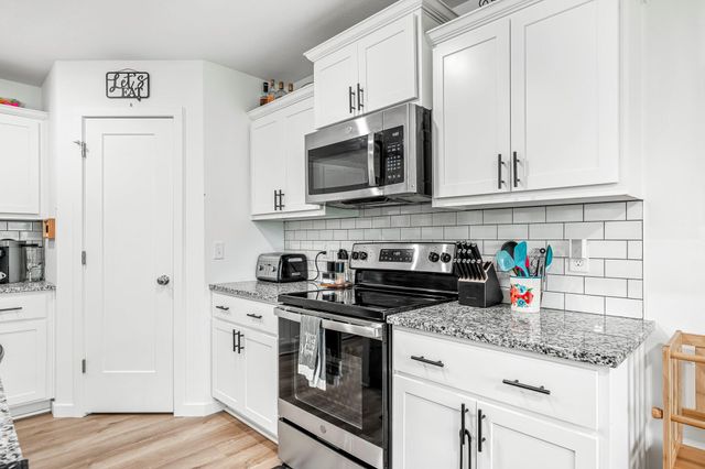 1142 S Broadview Avenue, Springfield, MO 65802