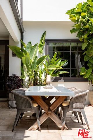 402 11th Street, Santa Monica, CA 90402
