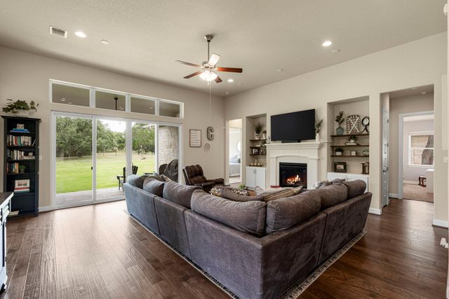 530 Hawthorne LOOP, Driftwood, TX 78619