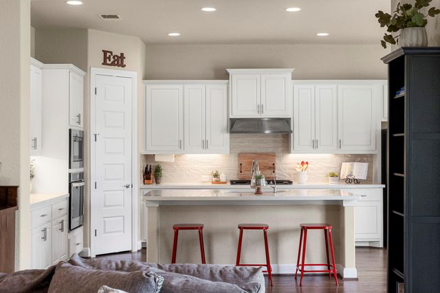 530 Hawthorne LOOP, Driftwood, TX 78619