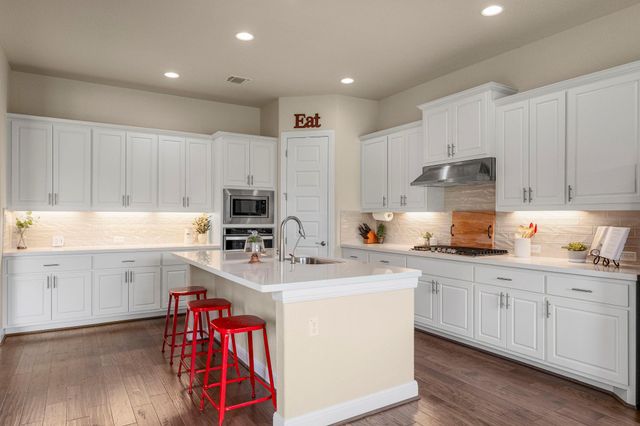 530 Hawthorne LOOP, Driftwood, TX 78619