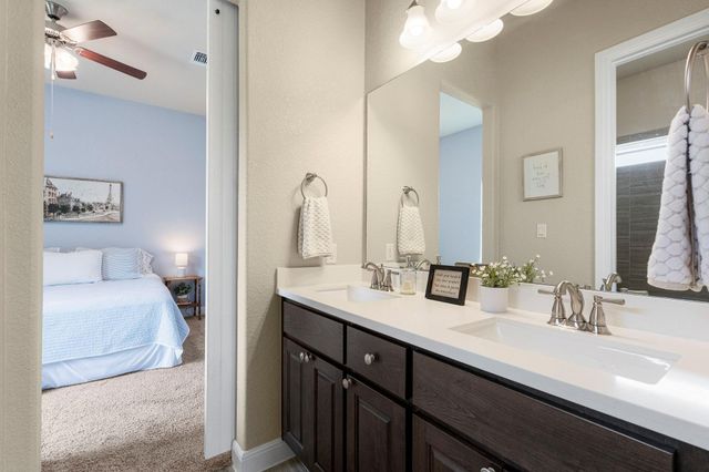 530 Hawthorne LOOP, Driftwood, TX 78619