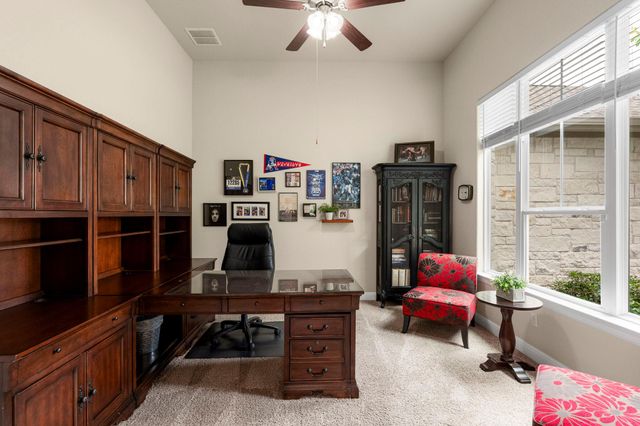 530 Hawthorne LOOP, Driftwood, TX 78619